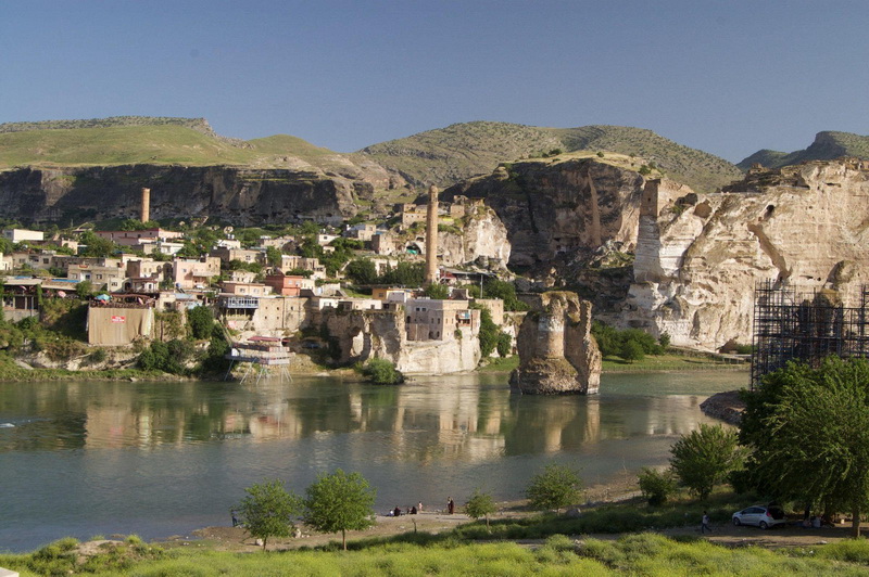 نمای شهر حصن کیفا (حسن کیف) از سمت رود دجله